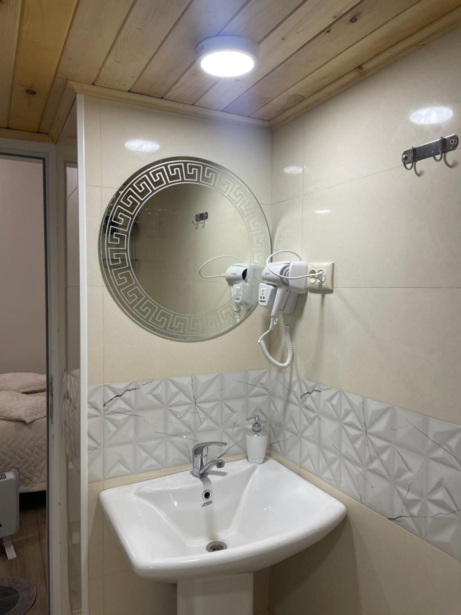 Mamuka Chartolani Guesthouse Mestia Esterno foto