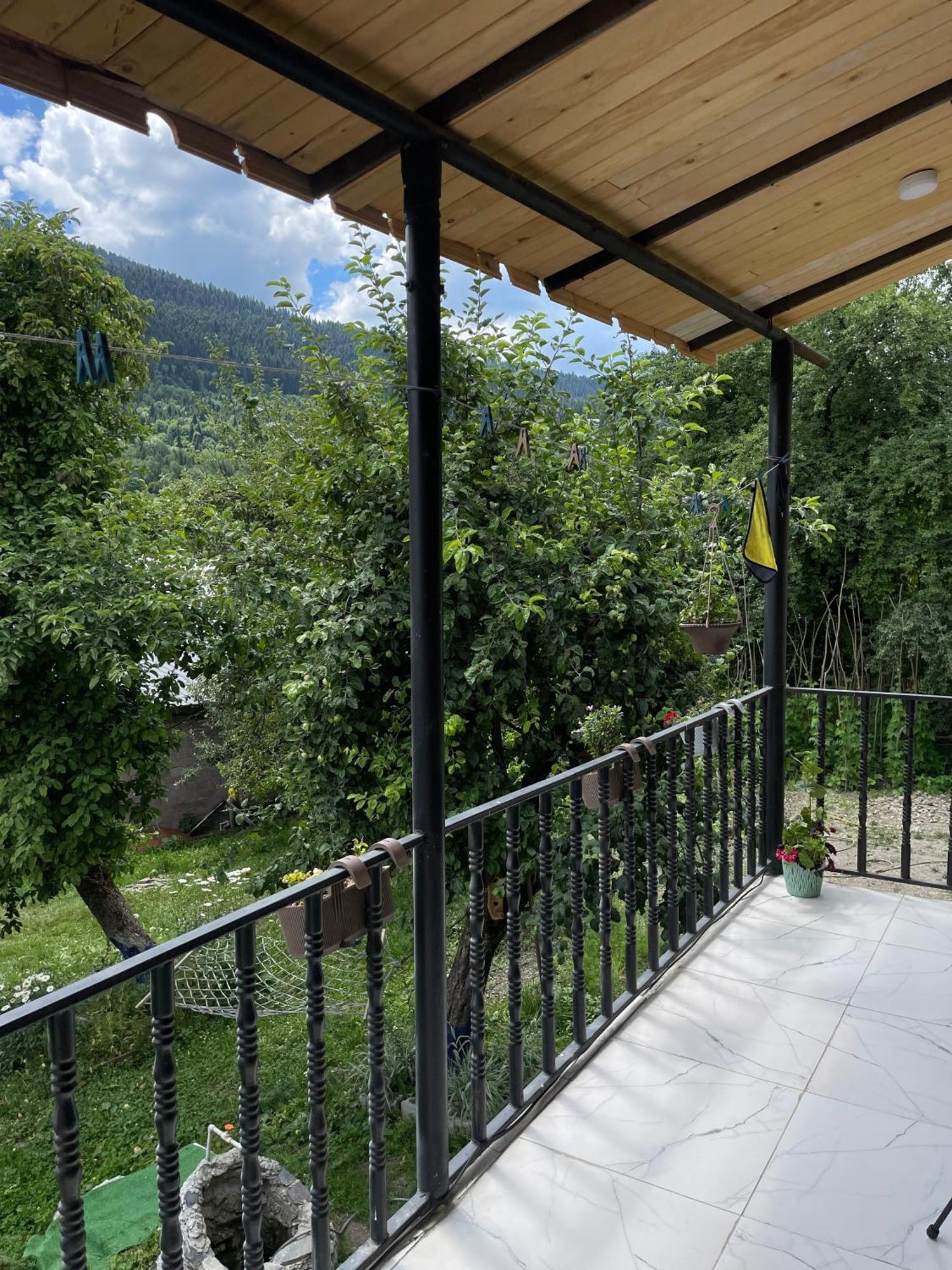 Mamuka Chartolani Guesthouse Mestia Esterno foto